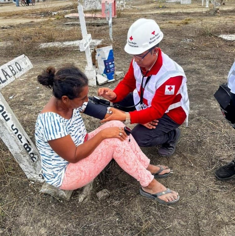 CRUZ ROJA ECUATORIANA BRINDÓ 384 ATENCIONES EN SU OPERATIVO POR EL FERIADO DE “DÍA DE LOS DIFUNTOS, INDEPENDENCIA DE CUENCA Y MAMA NEGRA